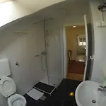 Mira G Постойна