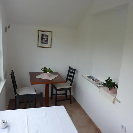 Rooms Mira G 3* Postojna