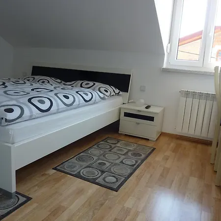 Rooms Mira G 3* Postojna