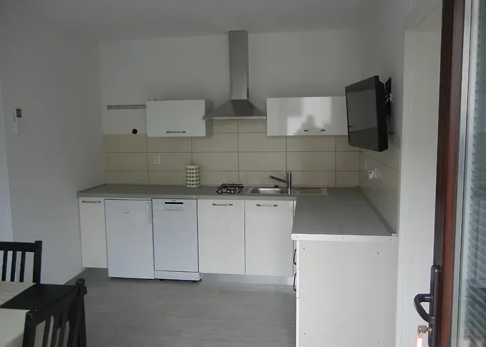 בית הארחה Mira G