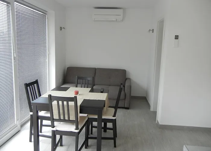 בית הארחה Mira G פוסטוינה